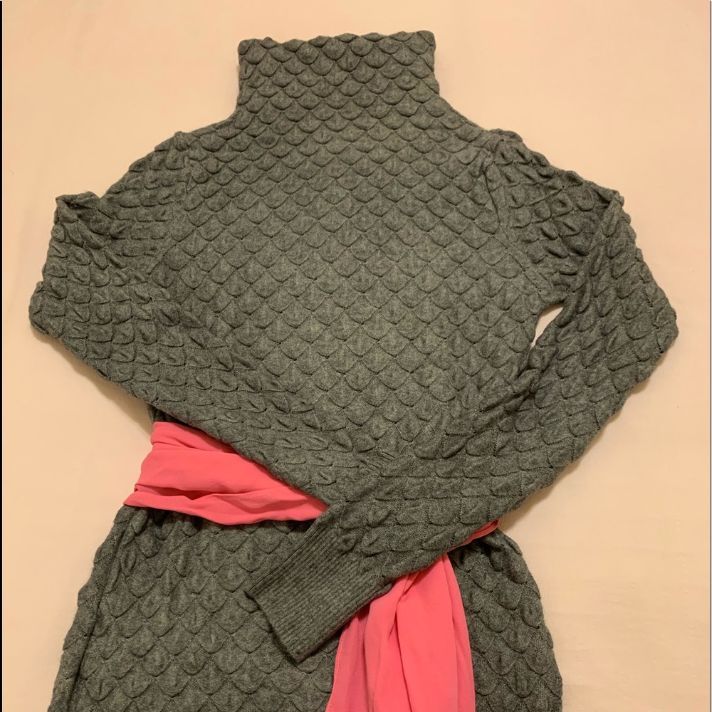 Gray sweater - Picture 2 of 4